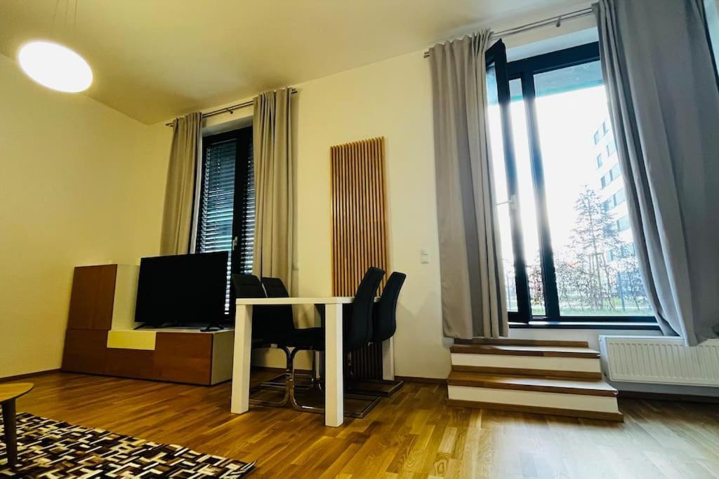 Appartement Holesovice, Garden, Garage *