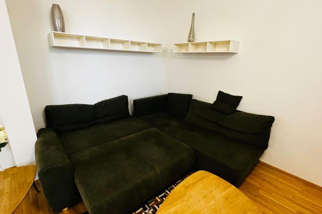 Holesovice, Garden, Garage Appartement Praag